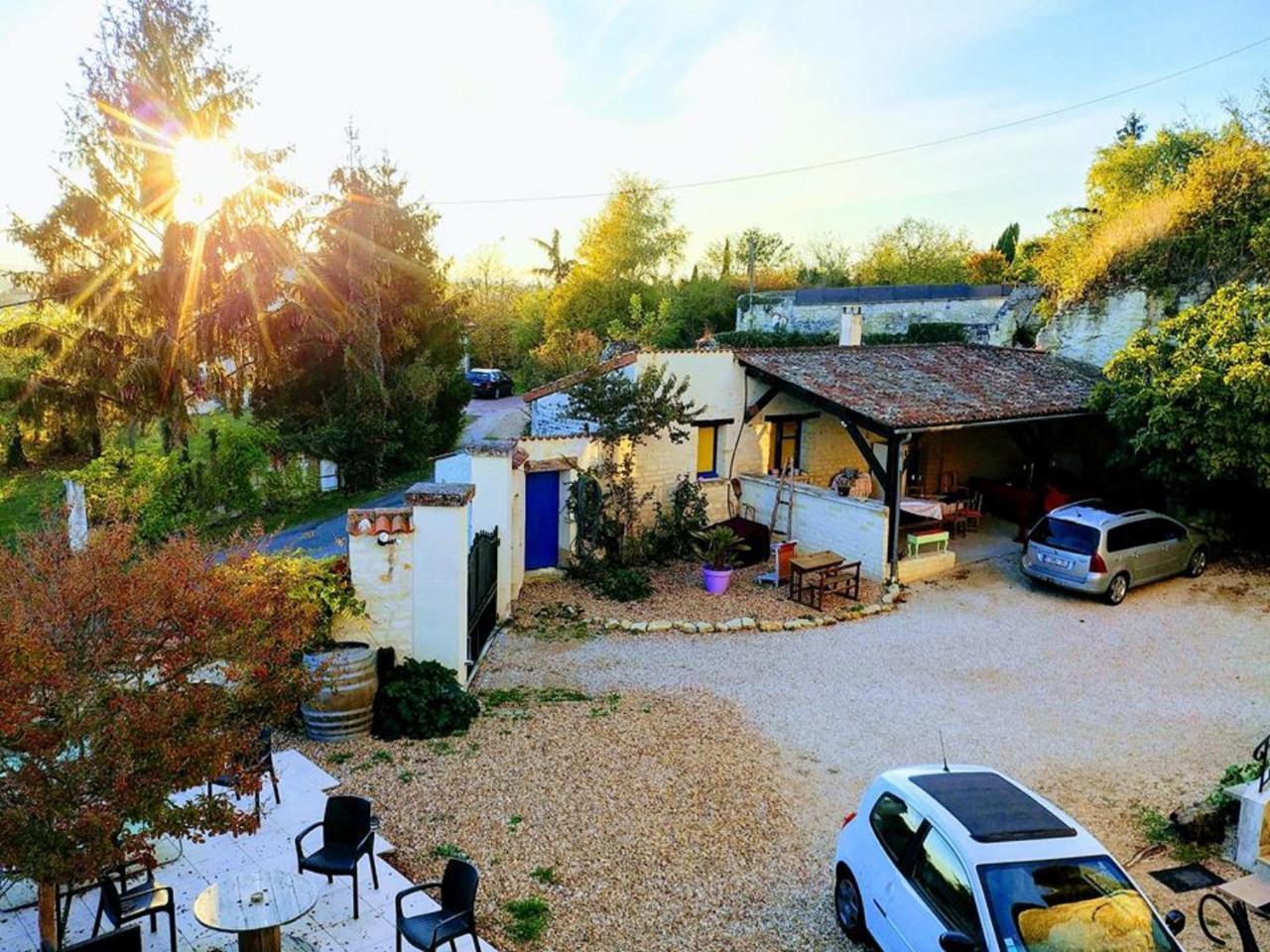 Manoir Le Cristal Futuroscope -20 Poucent Sur Les Nuitees Et -30 Pourcent Sur Le Futuroscpe ! Bed & Breakfast Beaumont  Exterior photo
